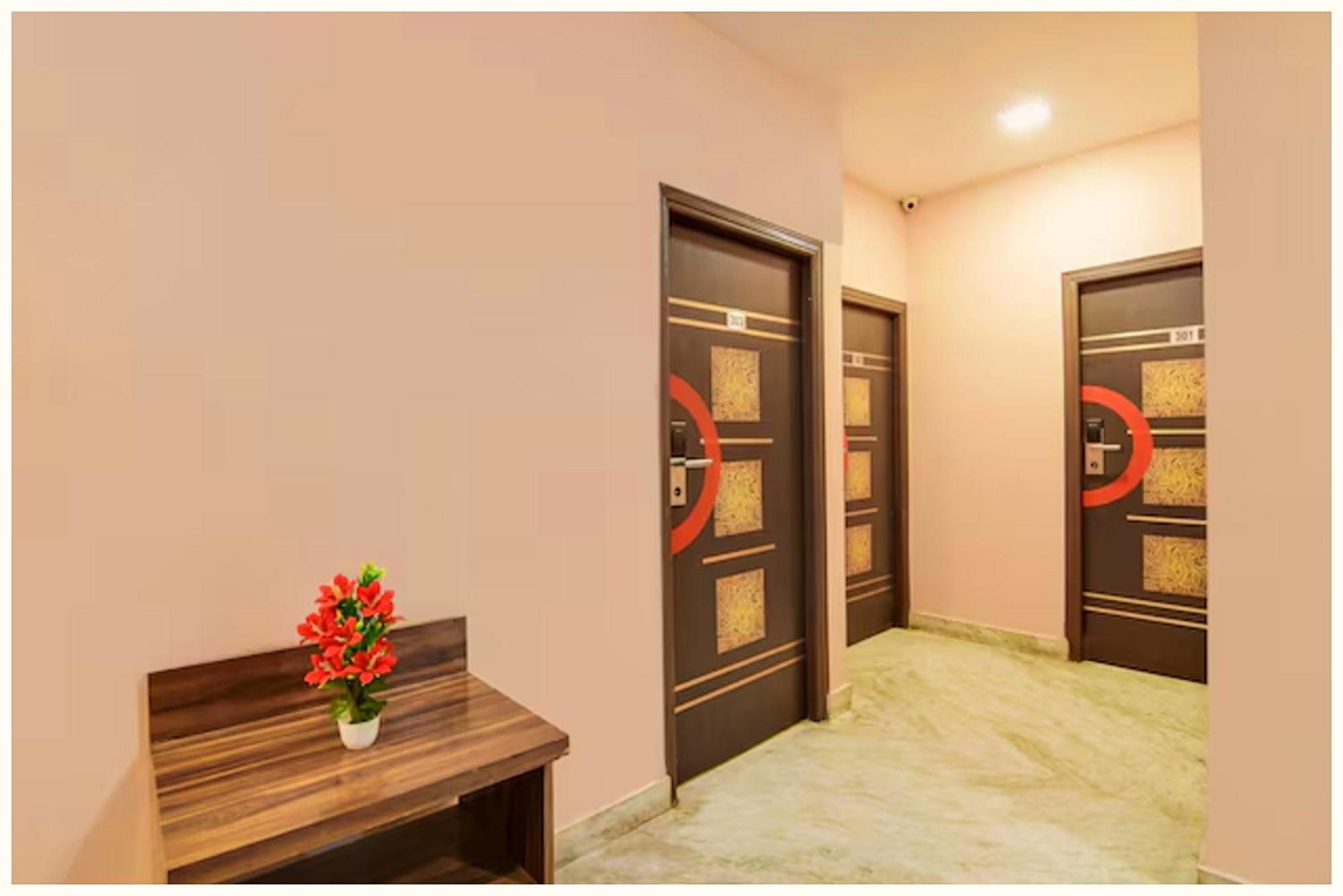 Roma Premium Palace Near Bus Stand